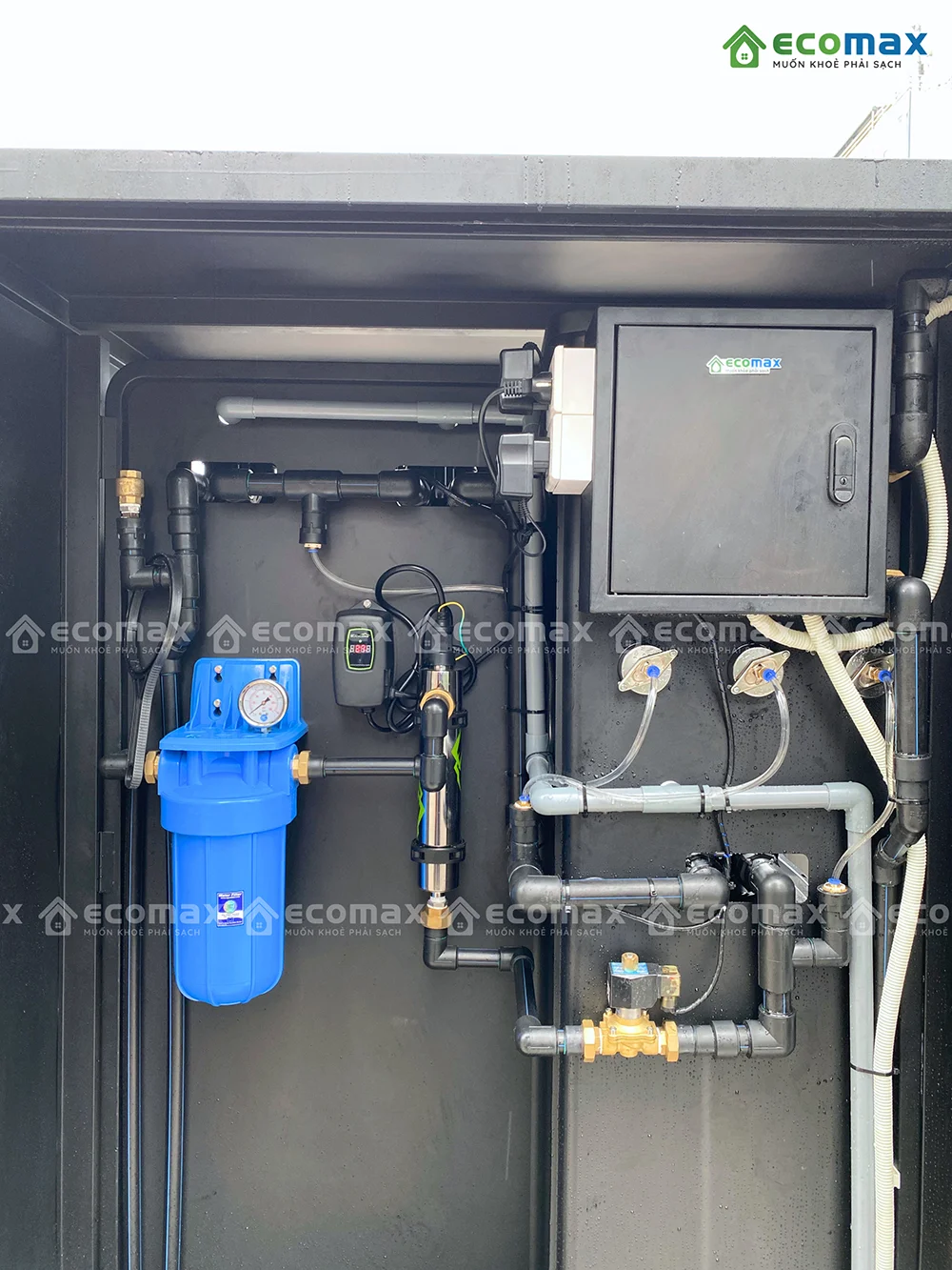 COMBO 2 Hệ Thống Lọc Nước Tổng Clack Lắp Đặt Cho 1 Khách Hàng 4 Phía mặt sau của hệ thống lọc nước tổng Clack lắp đặt tại Hà Nội